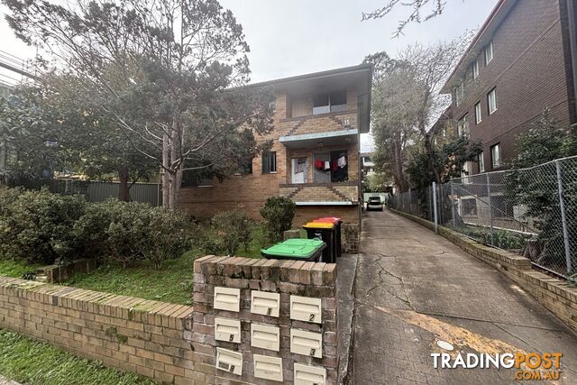 8/15 Allen Street HARRIS PARK NSW 2150