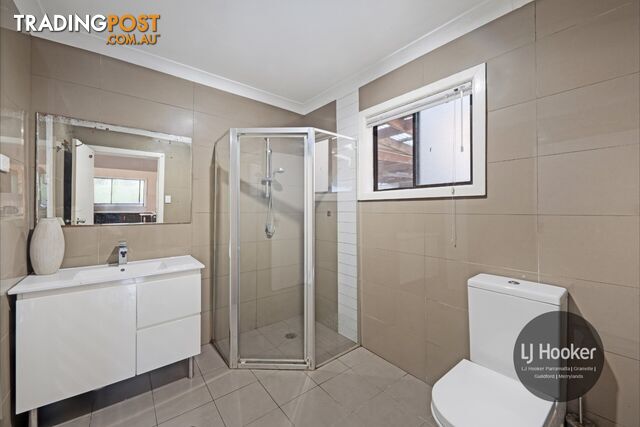28 Marsden Road ERMINGTON NSW 2115 - photo 5 of 7