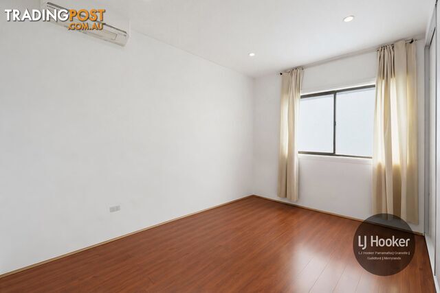 21 Oak Street PARRAMATTA NSW 2150 - photo 5 of 12