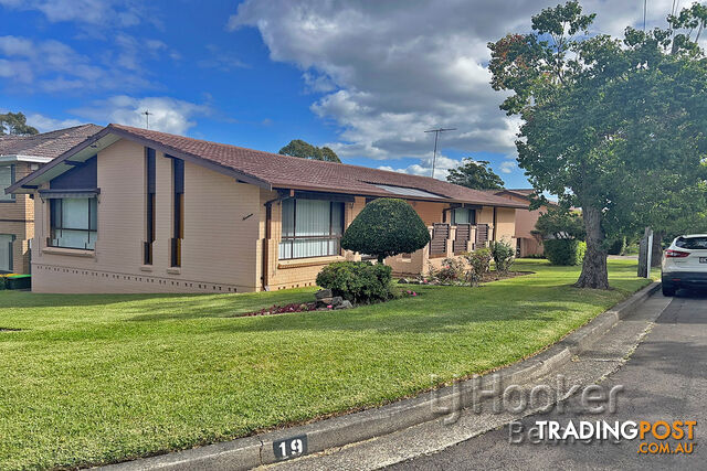 19 Raymond Avenue ROSELANDS NSW 2196