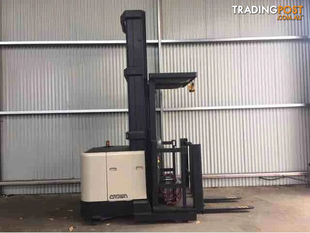 Crown SP3000 Stock Picker Forklift