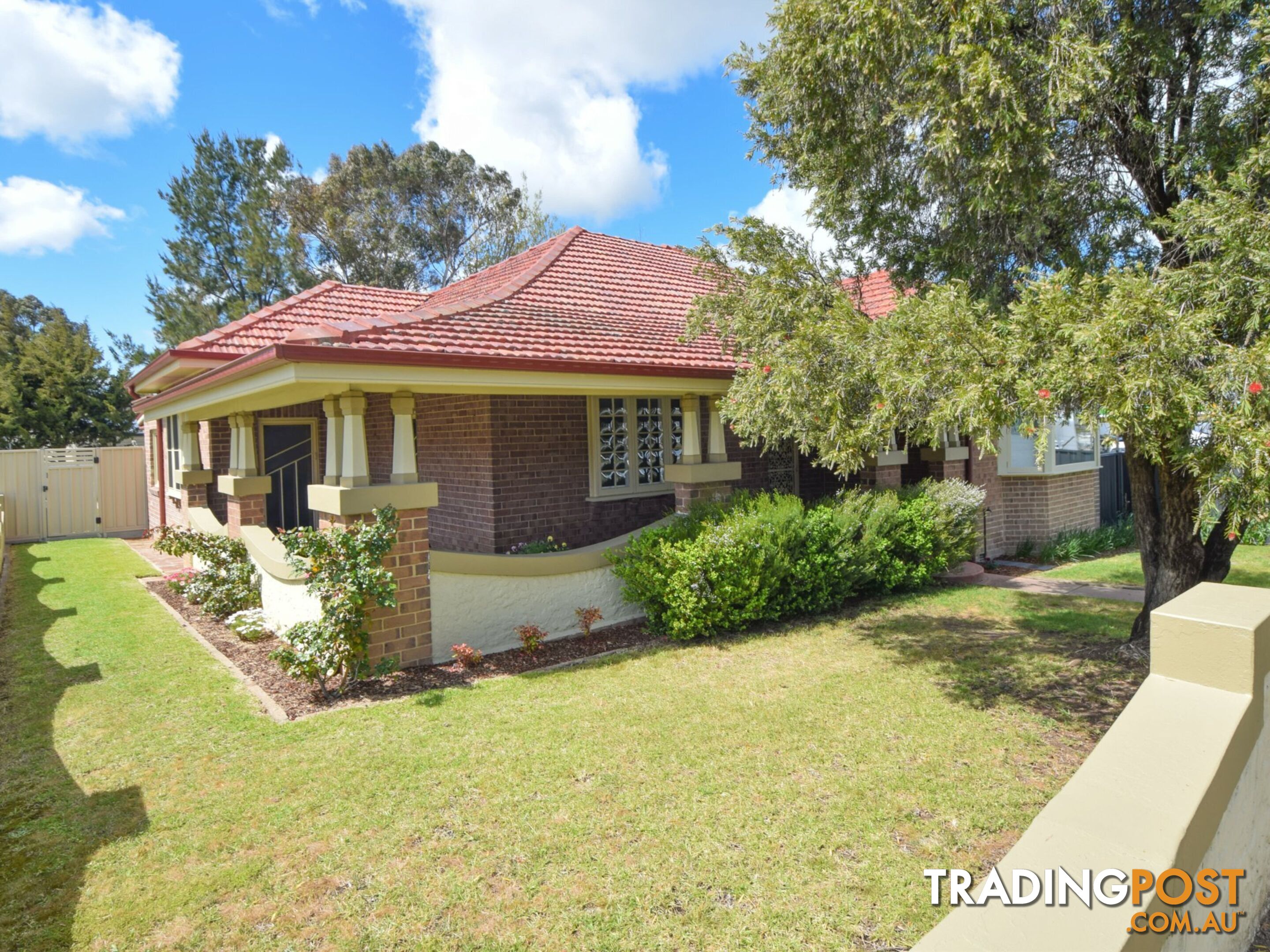 2 Zouch Street YOUNG NSW 2594