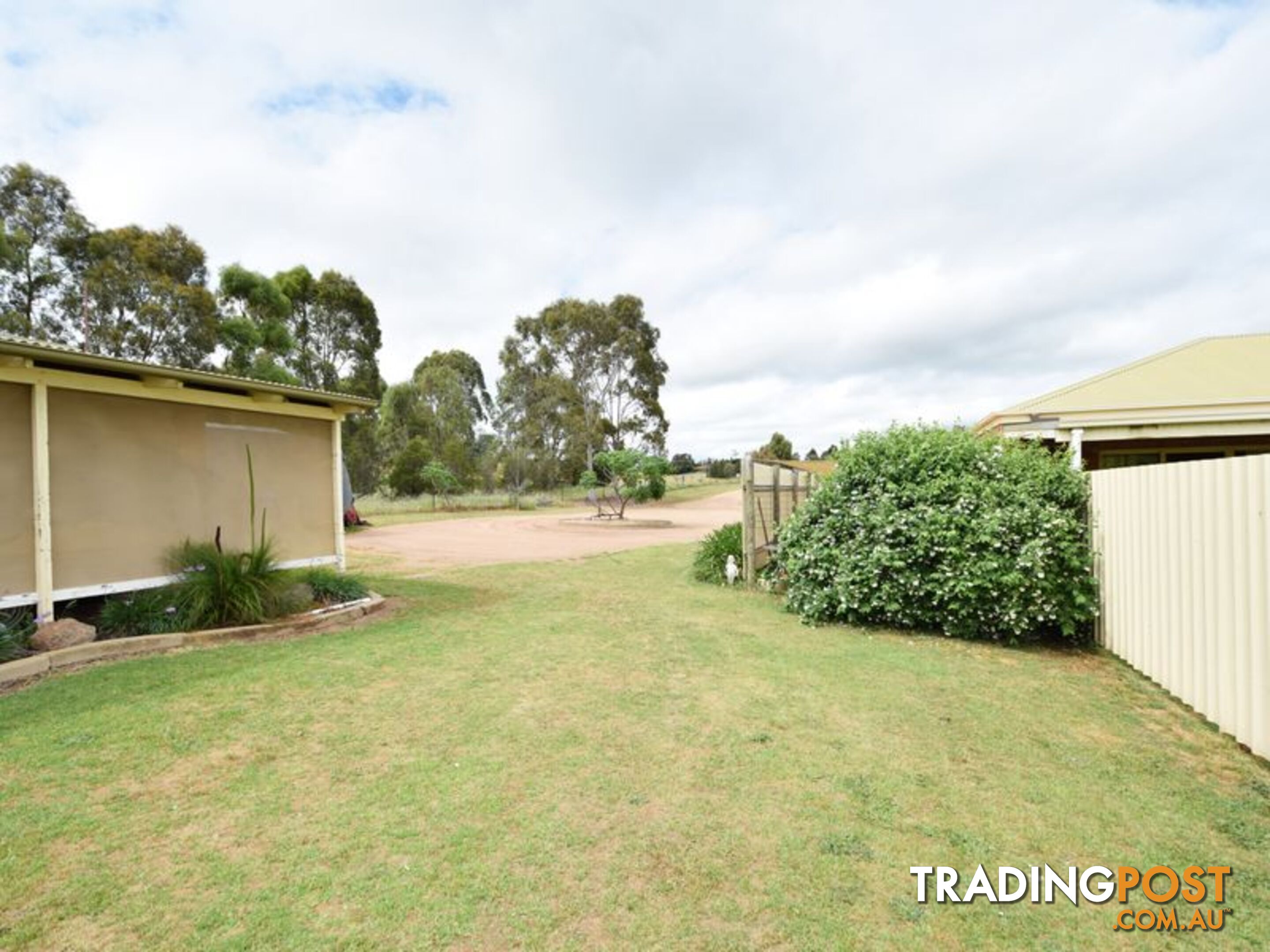 80 Normans Rd YOUNG NSW 2594