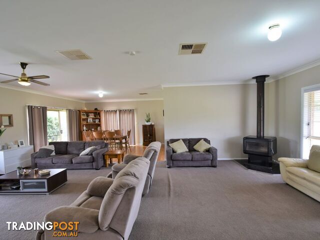 80 Normans Rd YOUNG NSW 2594