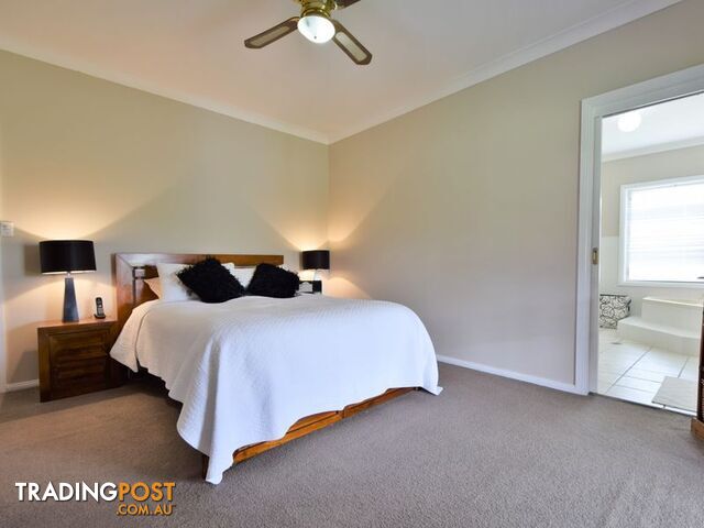 80 Normans Rd YOUNG NSW 2594