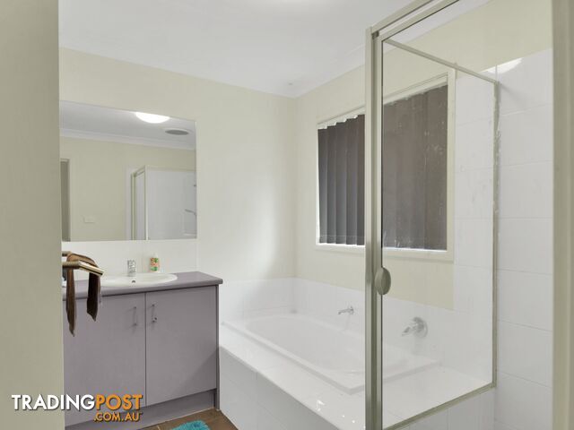 10 Molloy Place YOUNG NSW 2594