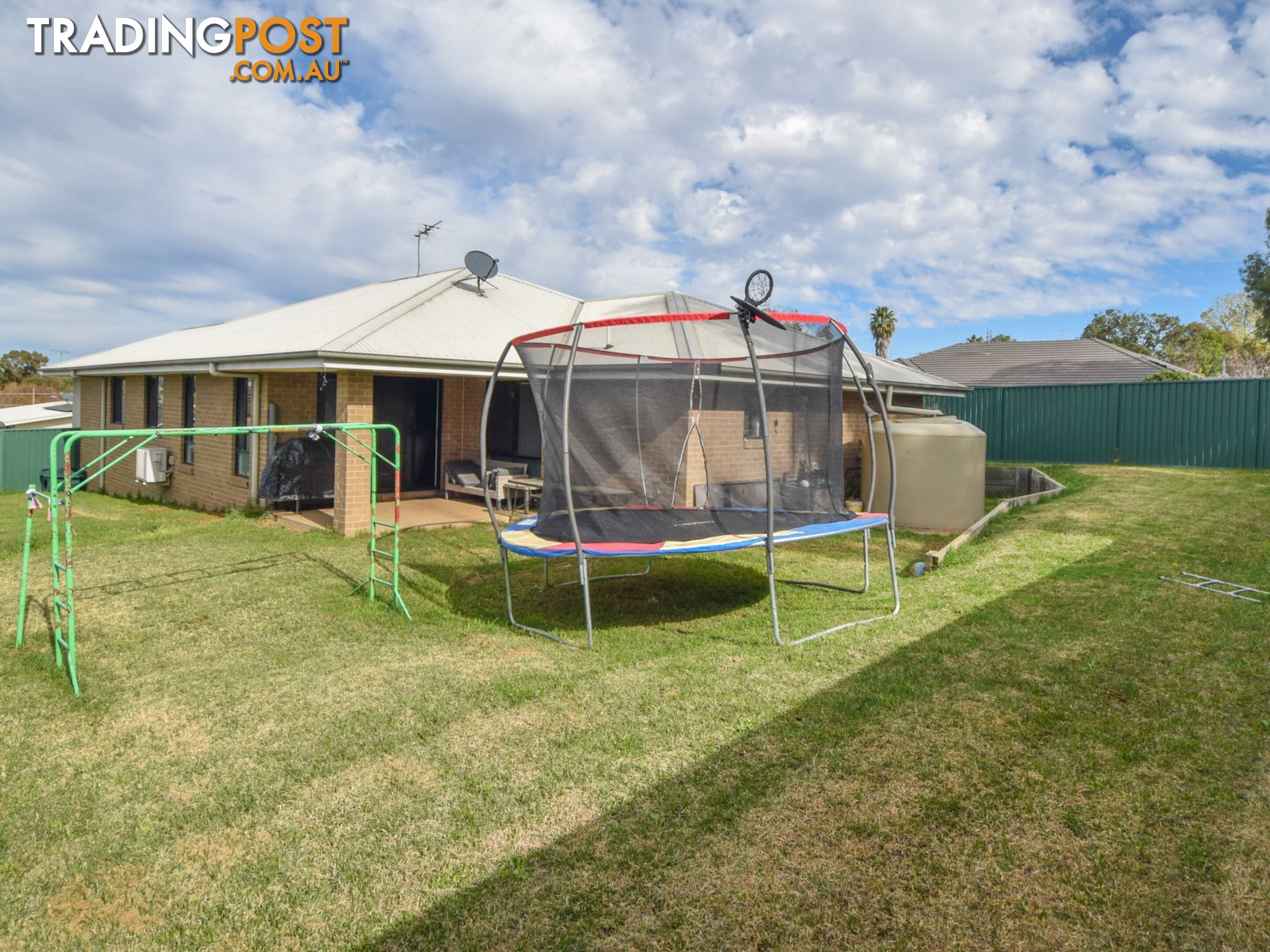 10 Molloy Place YOUNG NSW 2594