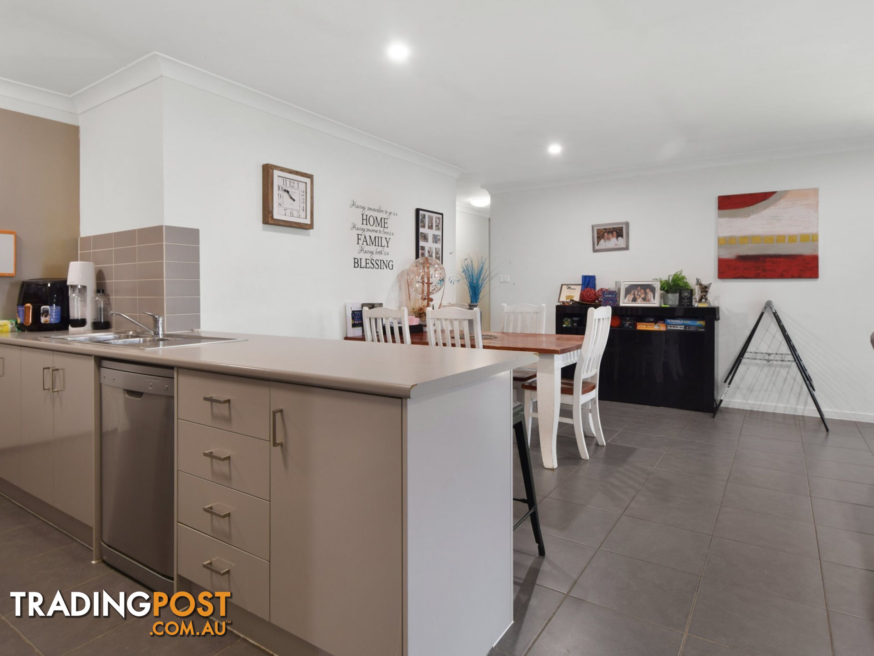 10 Molloy Place YOUNG NSW 2594