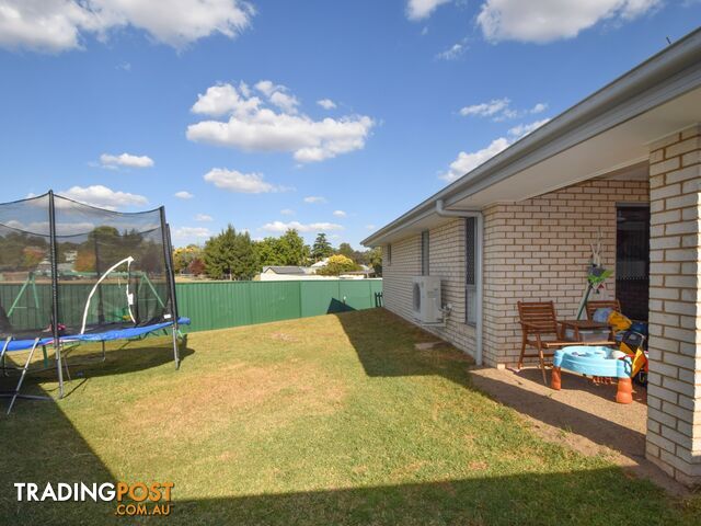 14 Molloy Place YOUNG NSW 2594