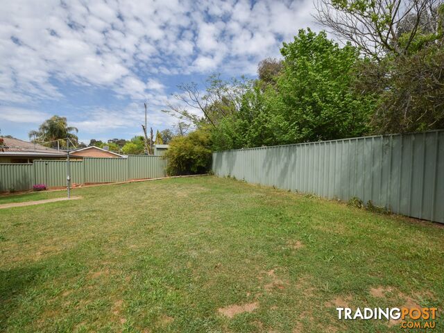 7 Charles Crescent YOUNG NSW 2594