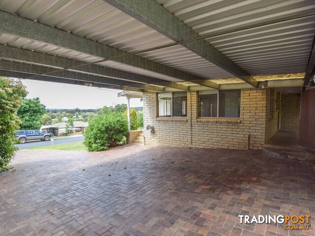 7 Charles Crescent YOUNG NSW 2594