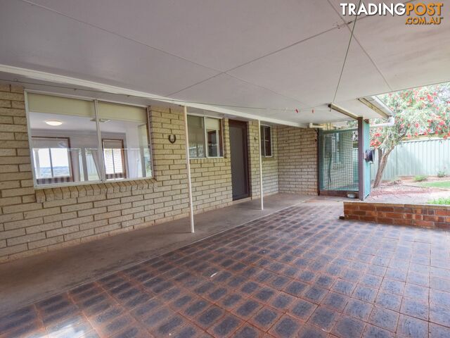7 Charles Crescent YOUNG NSW 2594