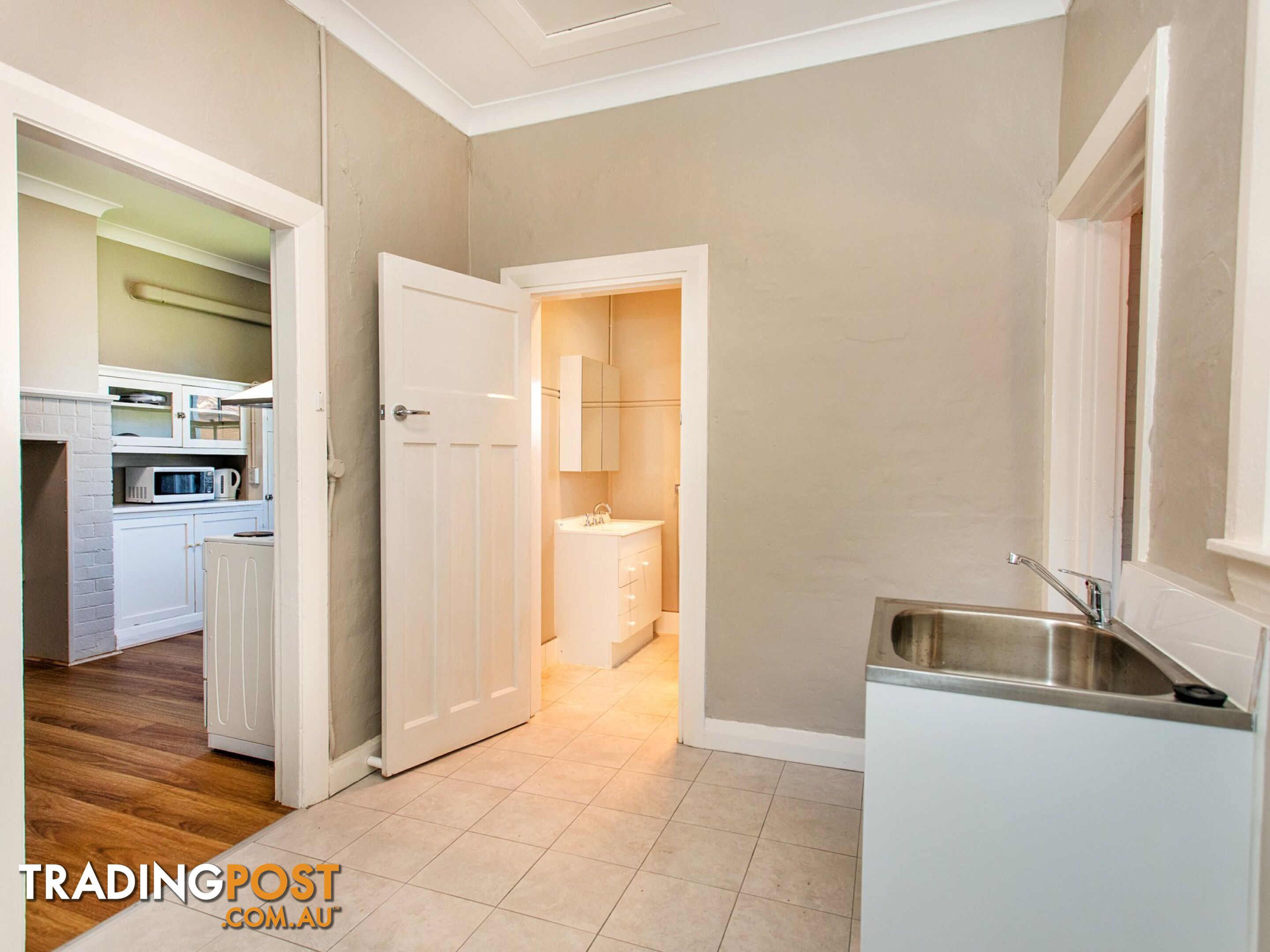 Room 1/12 Spring Street YOUNG NSW 2594