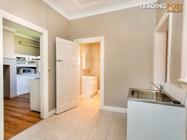 Room 1/12 Spring Street YOUNG NSW 2594