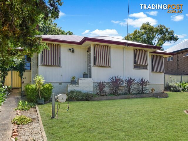 17 Whiteman Avenue YOUNG NSW 2594