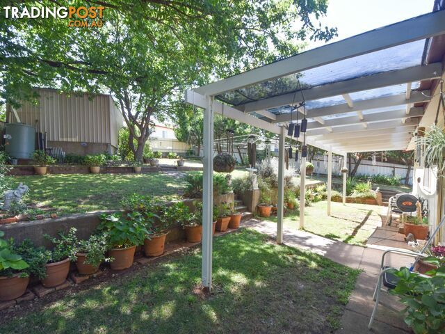 17 Whiteman Avenue YOUNG NSW 2594