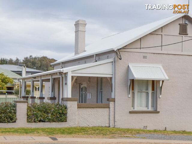 1 Dundas Street YOUNG NSW 2594