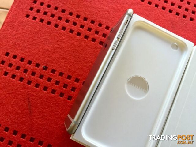 As Brand New iPhone 6 - photo 3 of 5