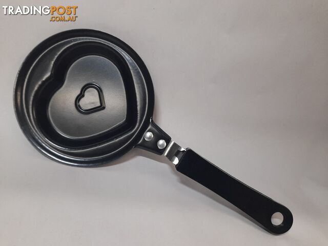 PRICE DROP on Wholesale 5 x Heart Shape Mini Fry Pan with RRP $20 each