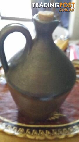 benigo pottery jug