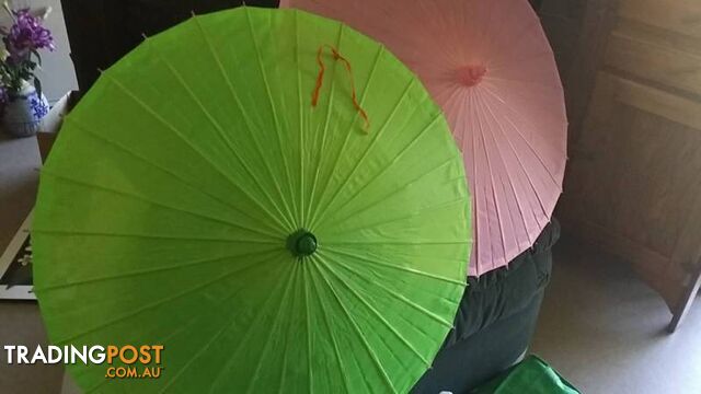 2 nylon parasoles