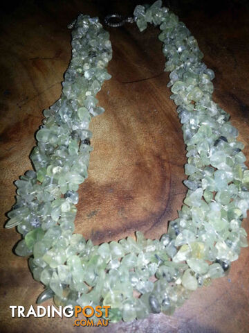 peridot chips necklace