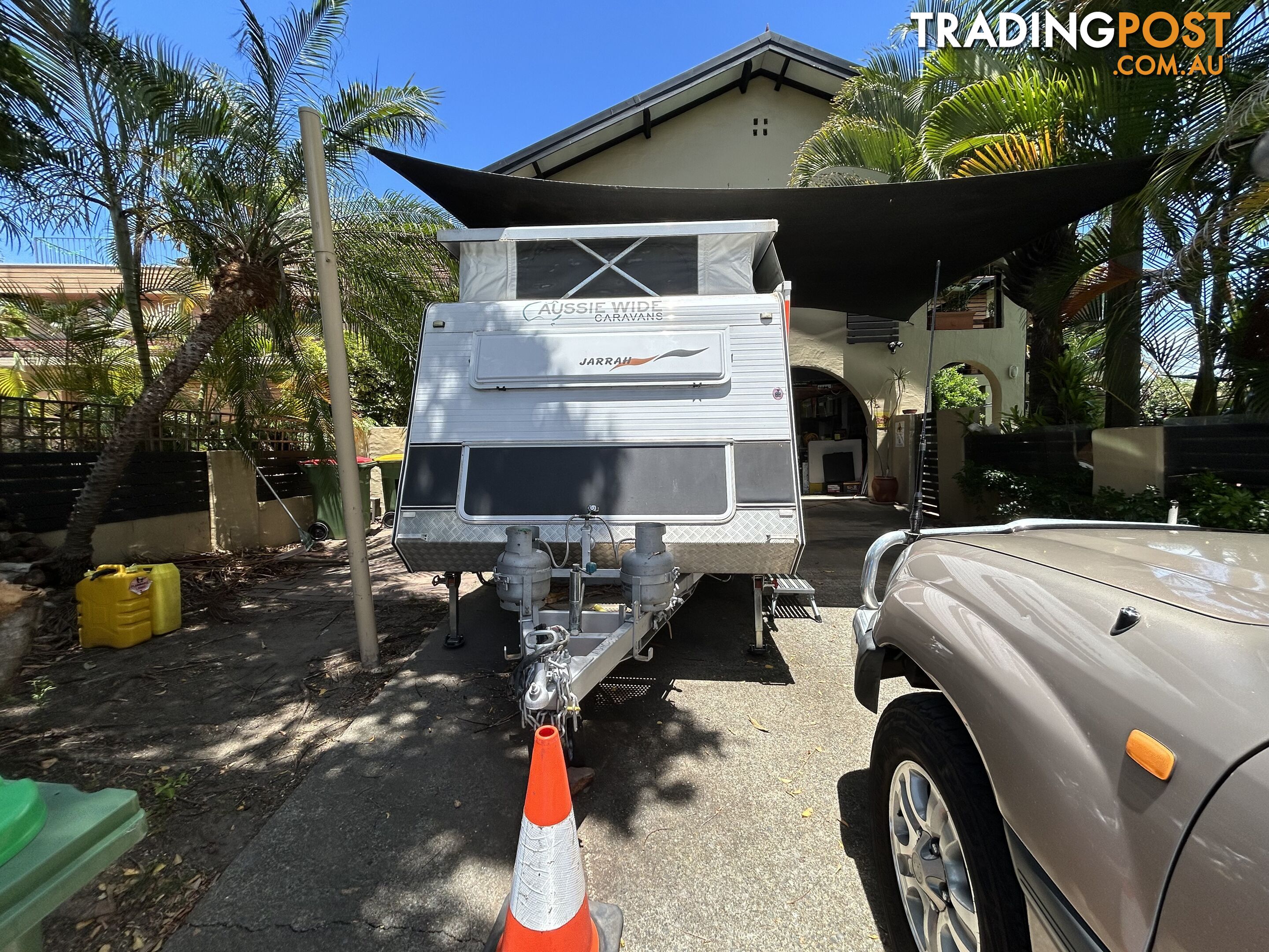 Aussie wide jarrah pop top