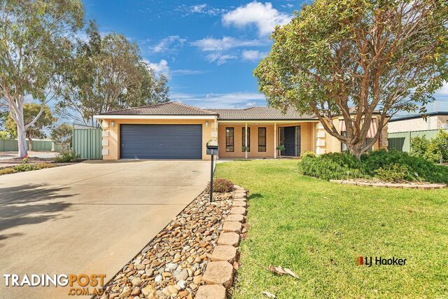 1 Woodlands Circuit ECHUCA VIC 3564