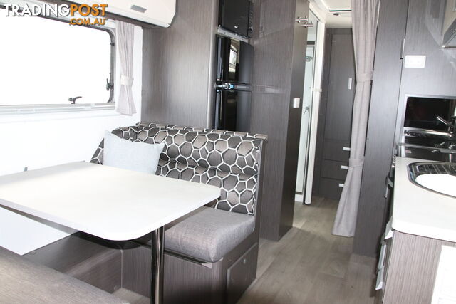 JAYCO JOURNEY CARAVAN 1961-3 TRIPLE BUNK - photo 3 of 3
