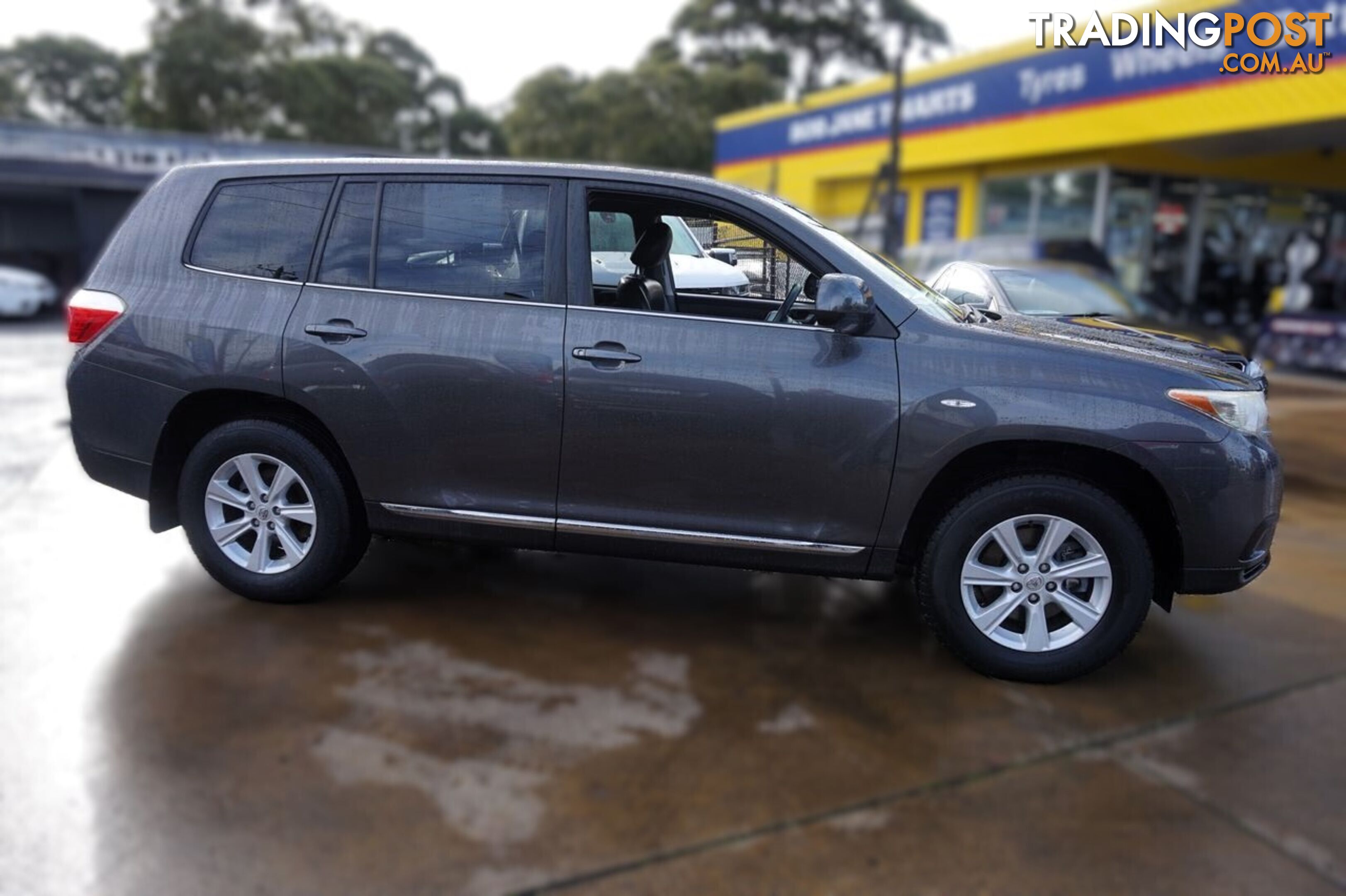 2013 Toyota Kluger   Wagon