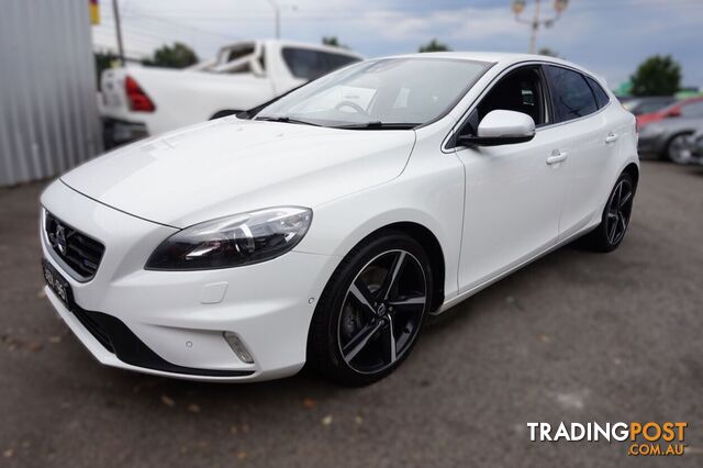 2014 VOLVO V40   HATCHBACK