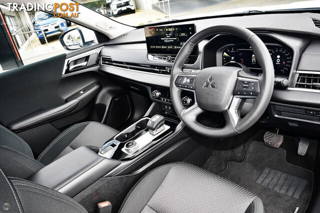 2025 MITSUBISHI OUTLANDER LS SERIES SUV - photo 4 of 13