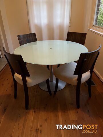 Dining table & chairs