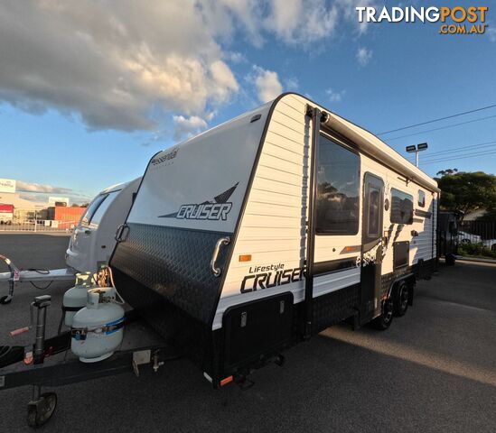 2021 ESSENTIAL CRUISER F2 CARAVAN 21' 2 BUNK