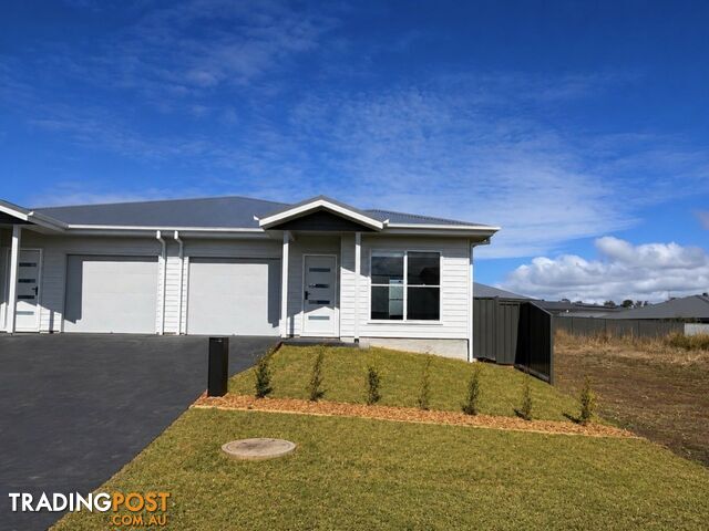 2/24 Cubbaroo Street OLD BAR NSW 2430