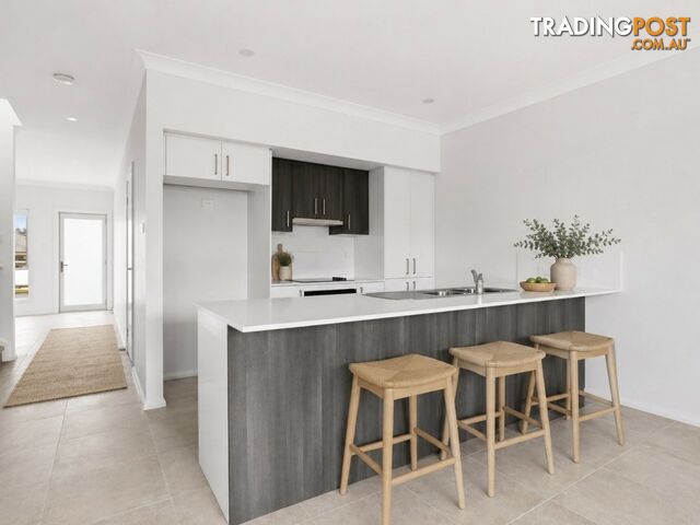 1/6 Fleetwood Street OLD BAR NSW 2430 - photo 3 of 13