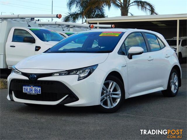 2019 TOYOTA COROLLA  ZWE211R HATCHBACK