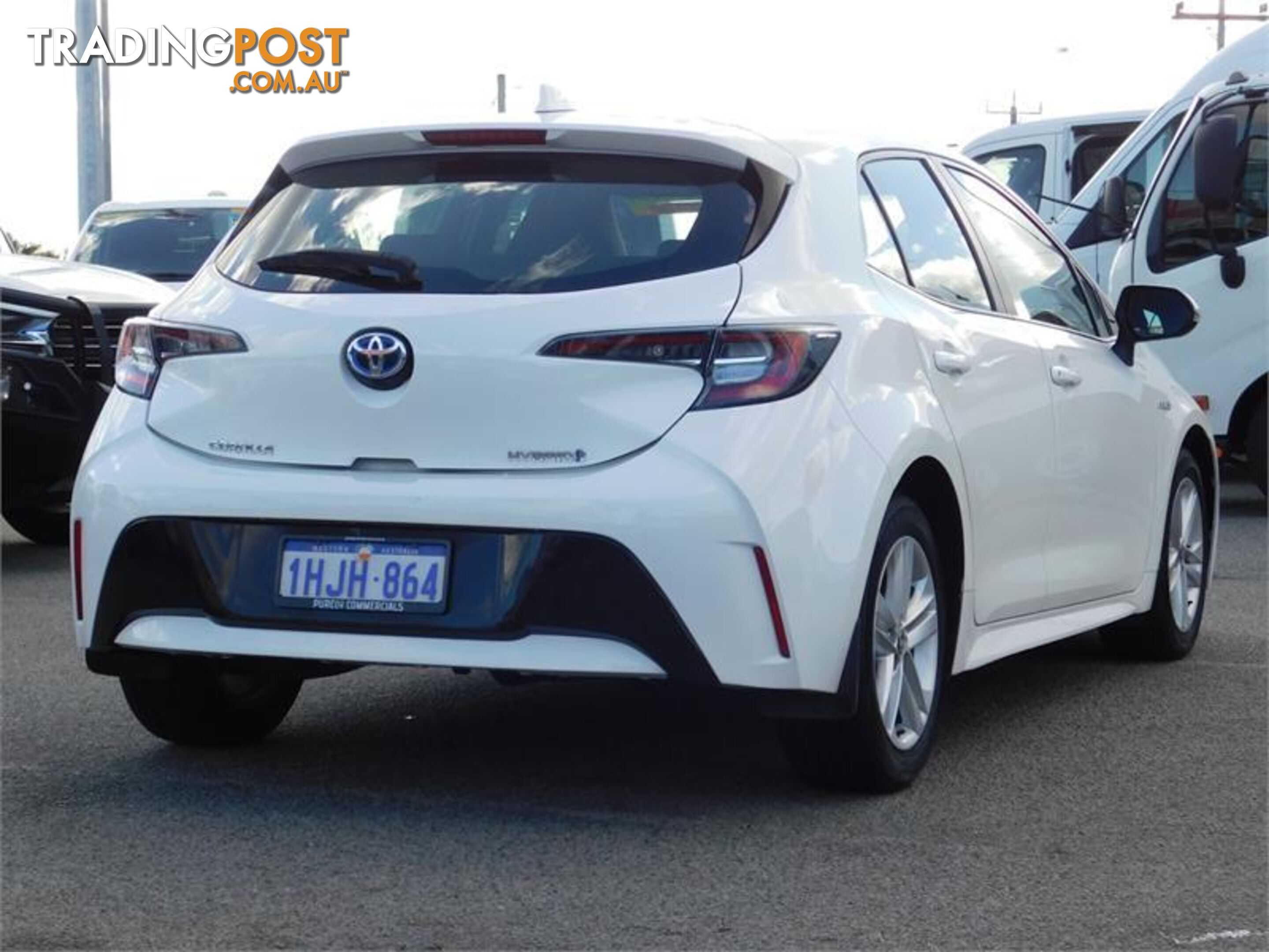 2019 TOYOTA COROLLA  ZWE211R HATCHBACK