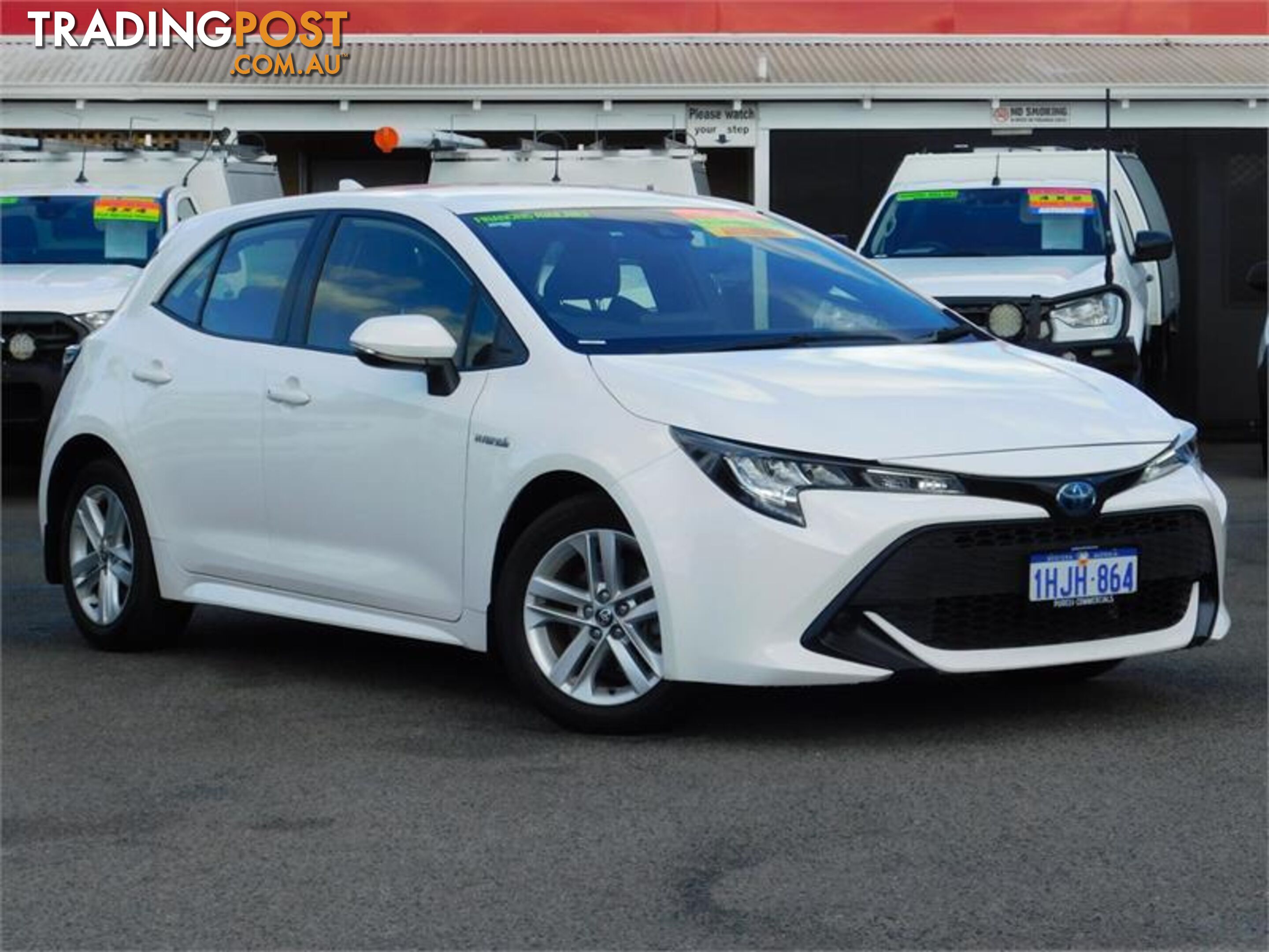 2019 TOYOTA COROLLA  ZWE211R HATCHBACK