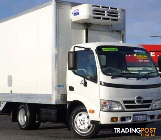 2011 HINO 300 SERIES