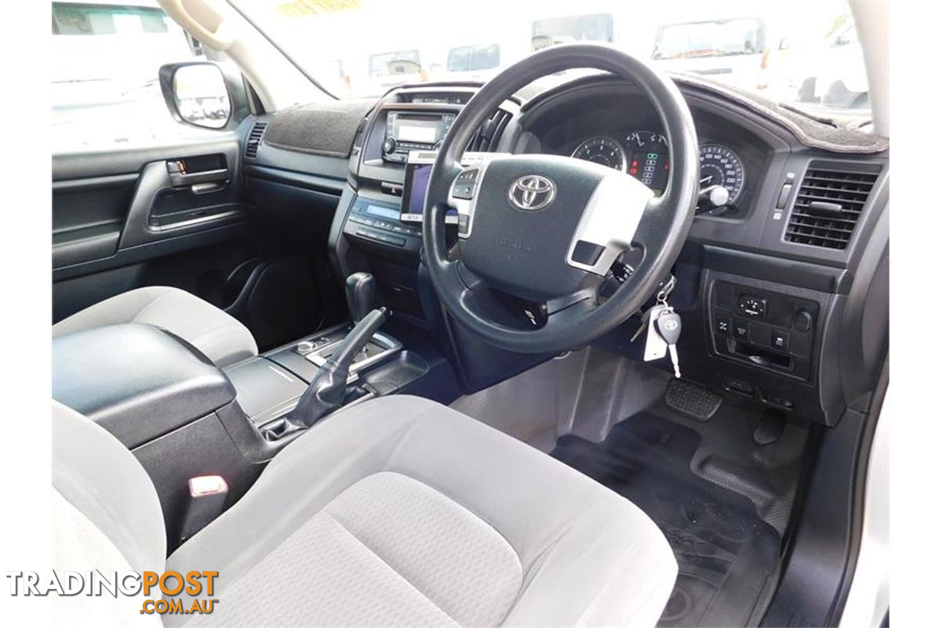 2013 TOYOTA LANDCRUISER  VDJ200R 