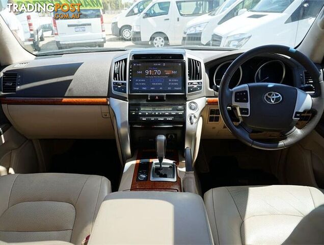 2015 TOYOTA LANDCRUISER  VDJ200R 