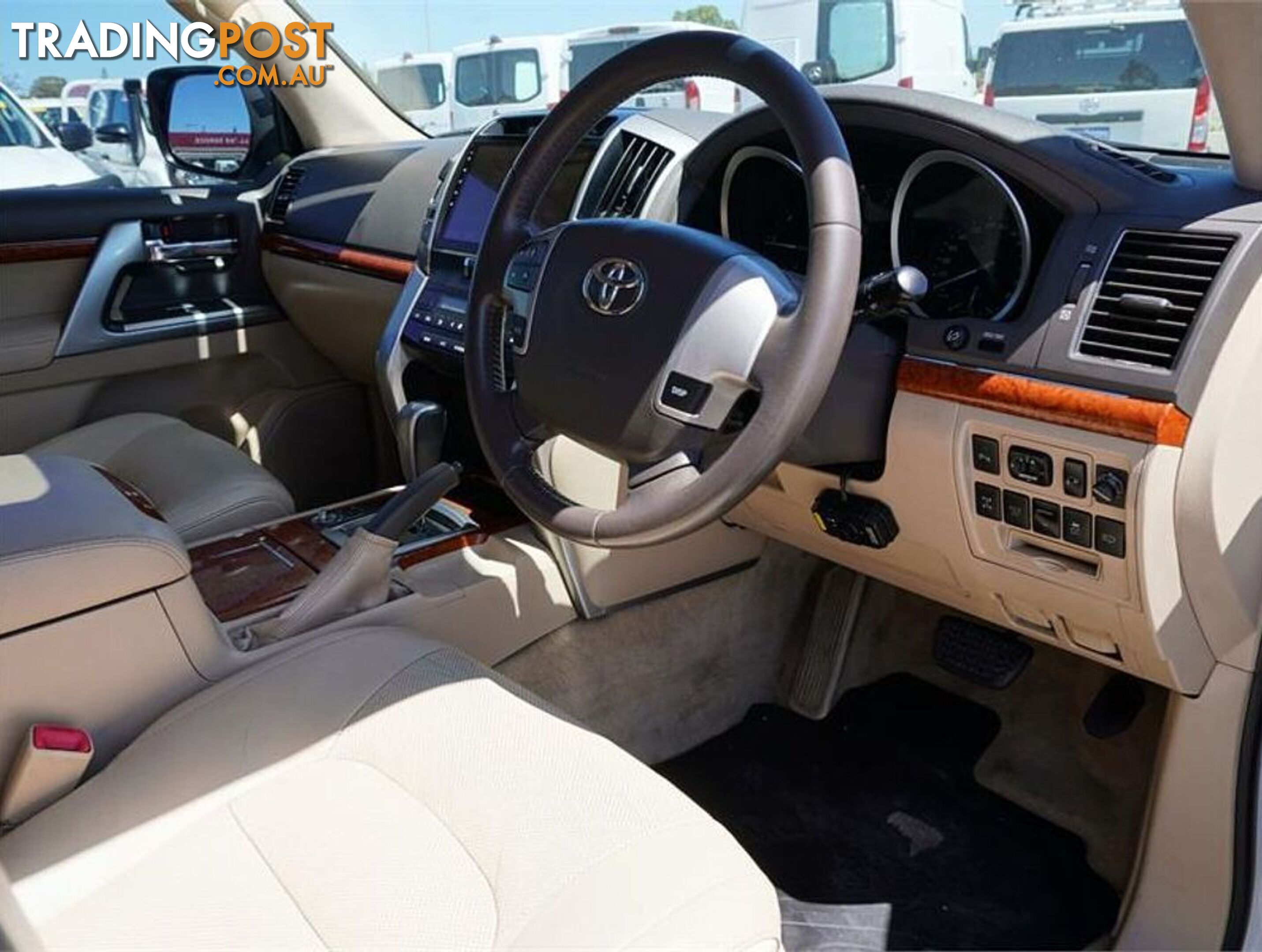 2015 TOYOTA LANDCRUISER  VDJ200R 