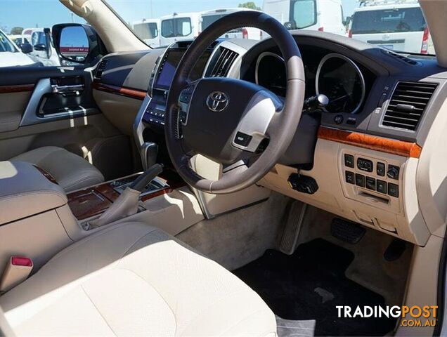 2015 TOYOTA LANDCRUISER  VDJ200R 