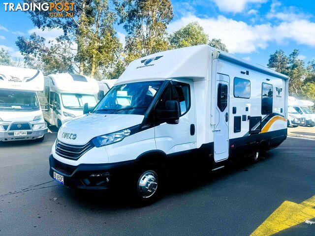 2023 JB TOURING CAFE X4 SEAT BELTS / ISLAND BED