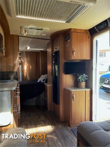 2015 SWIFT EXPLORER 645 CARAVAN 20FT 6