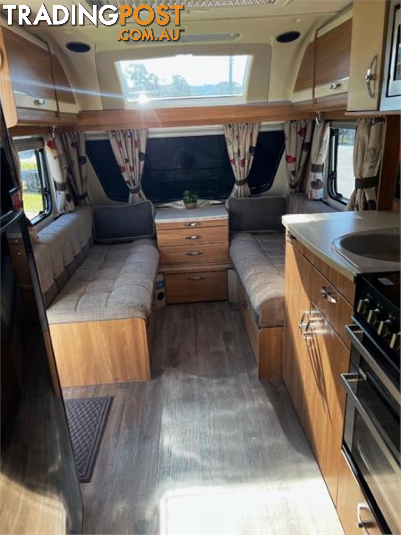 2015 SWIFT EXPLORER 645 CARAVAN 20FT 6