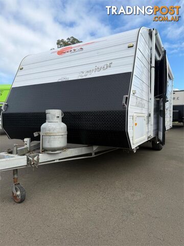 2011 NOVA CARAVAN