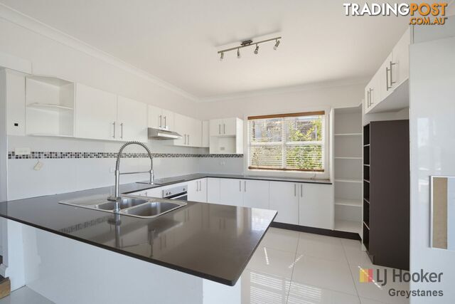 192 Greystanes Rd GREYSTANES NSW 2145 - photo 2 of 9