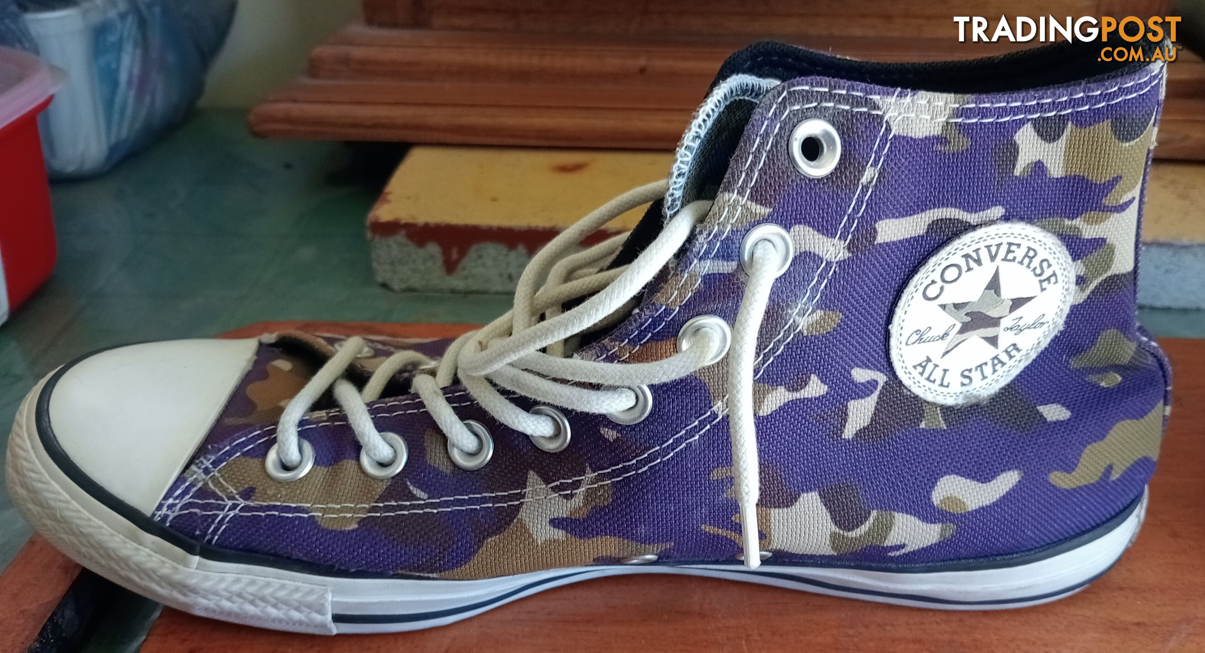 Chuck Taylor Converse Camo style